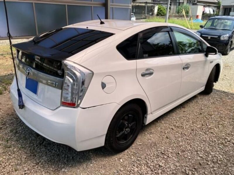PRIUS PHV