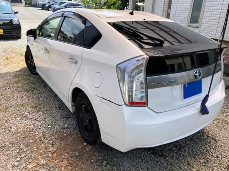 PRIUS PHV