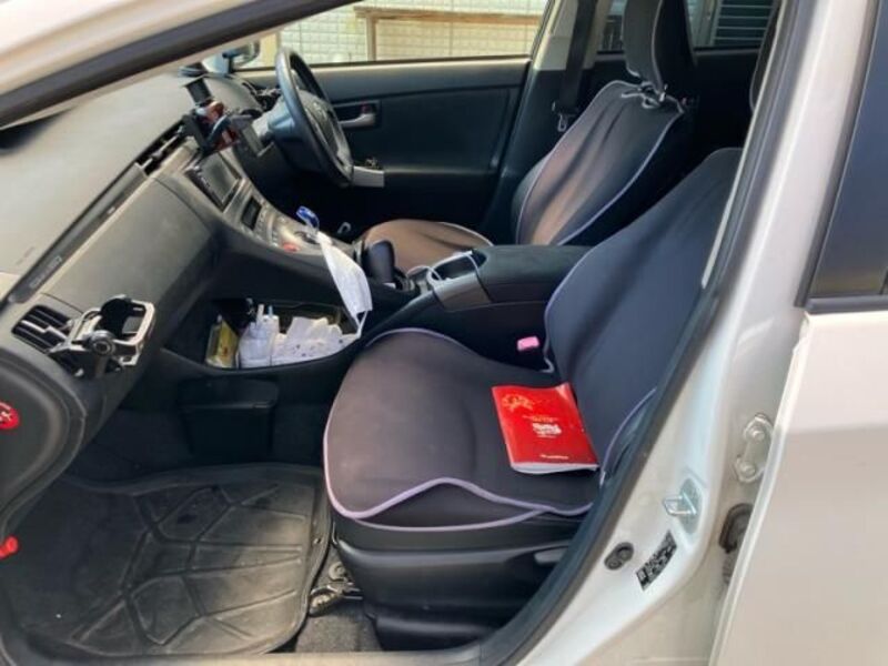 PRIUS PHV