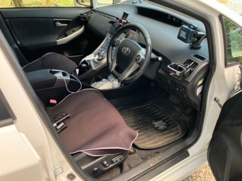 PRIUS PHV