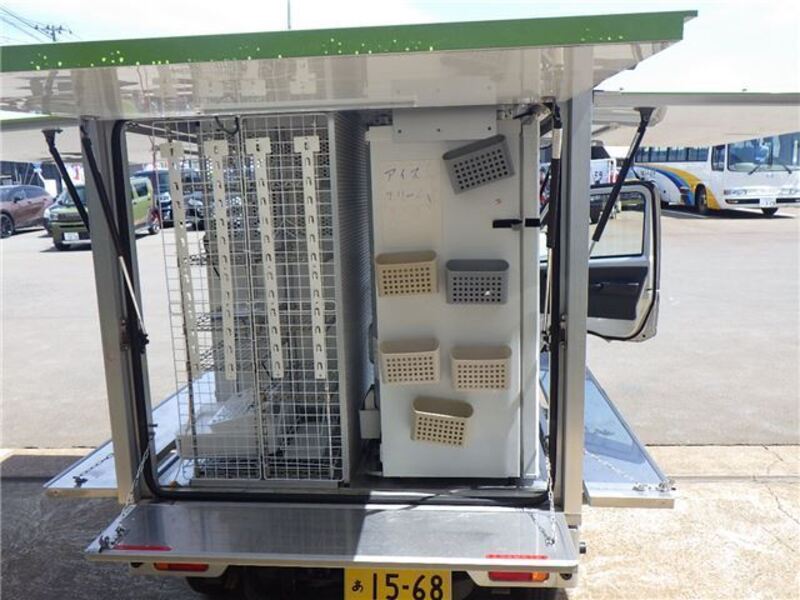CARRY TRUCK