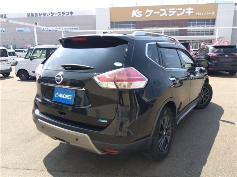 X-TRAIL