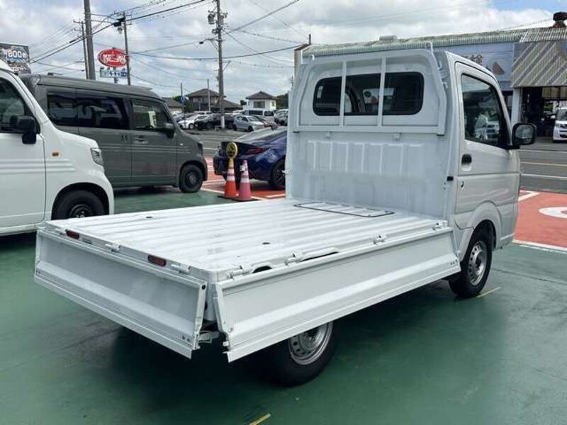 CLIPPER TRUCK
