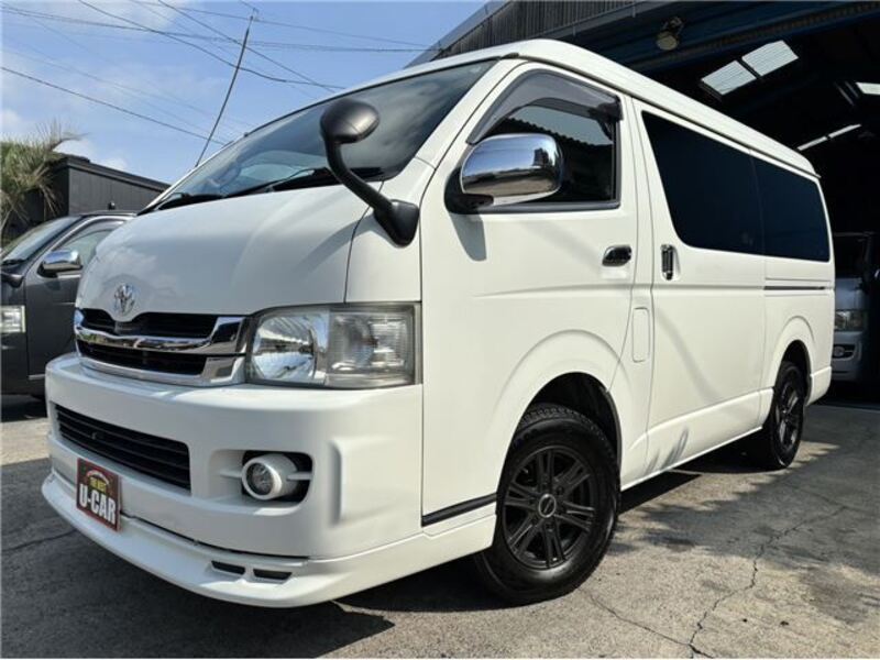 TOYOTA HIACE