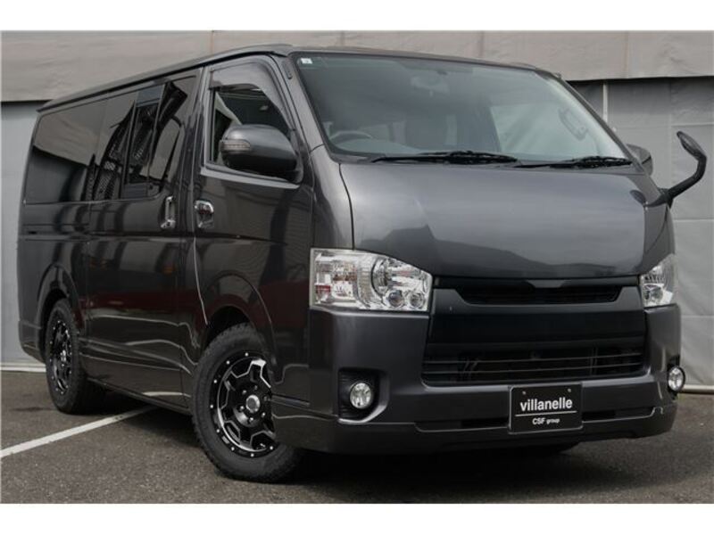 TOYOTA HIACE