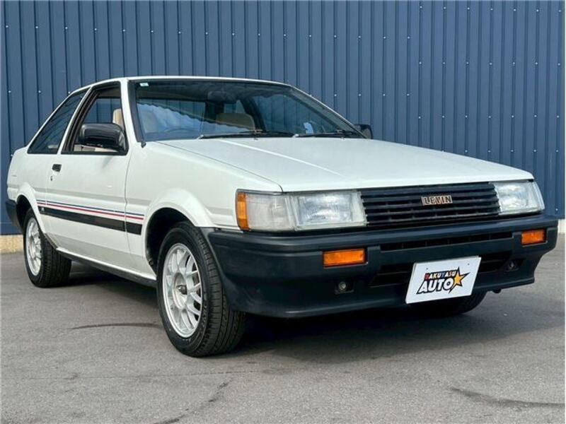 COROLLA LEVIN