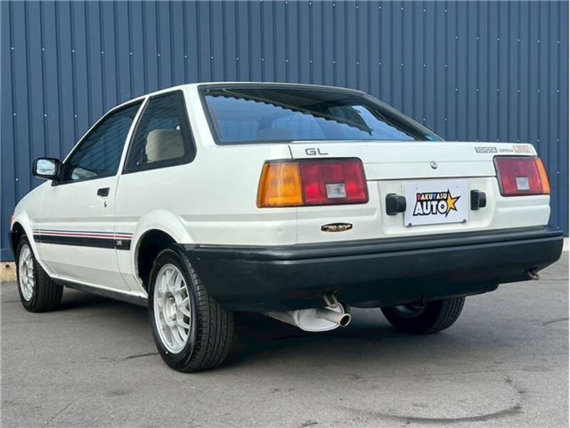 COROLLA LEVIN