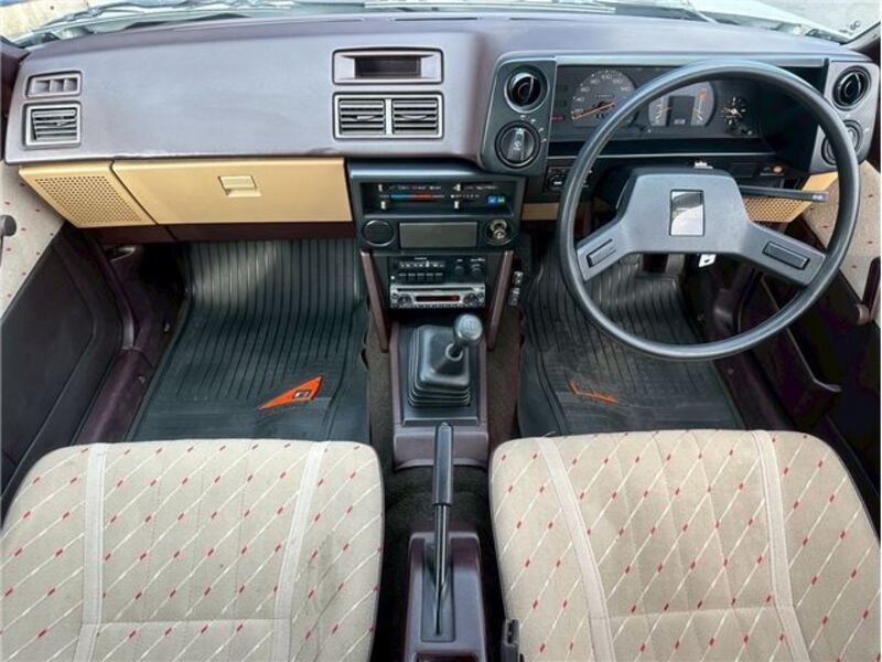 COROLLA LEVIN