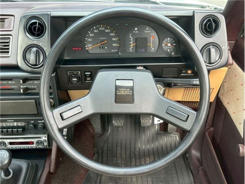 COROLLA LEVIN