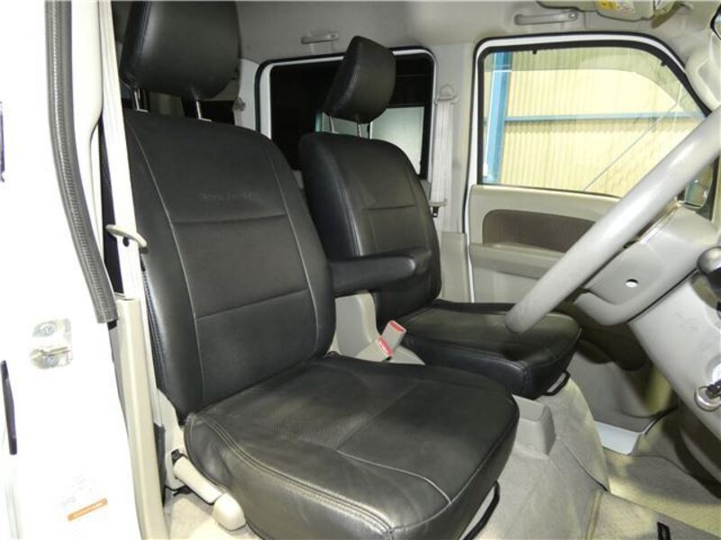 MINICAB VAN