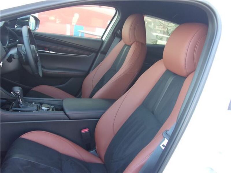 MAZDA3