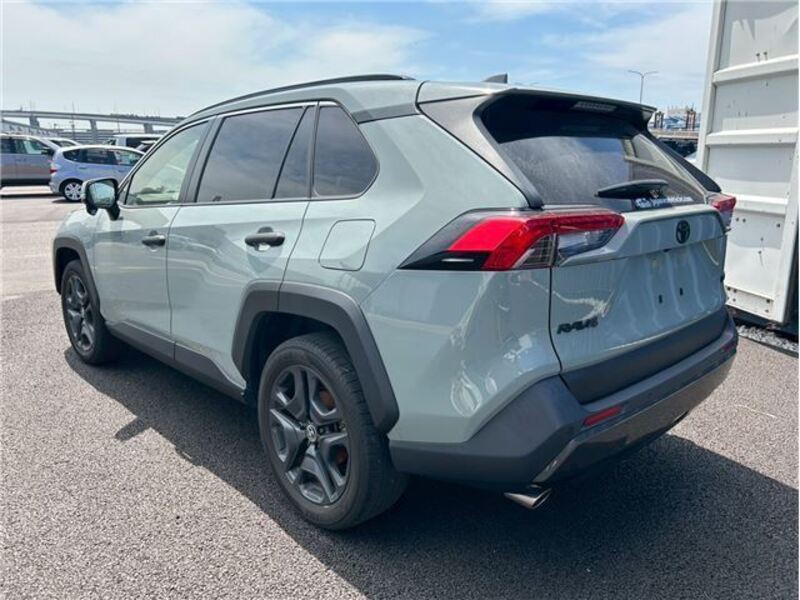 RAV4