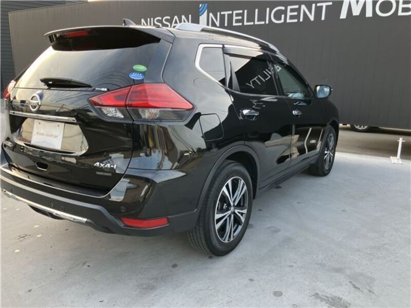 X-TRAIL