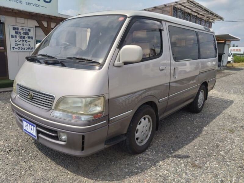 TOYOTA HIACE