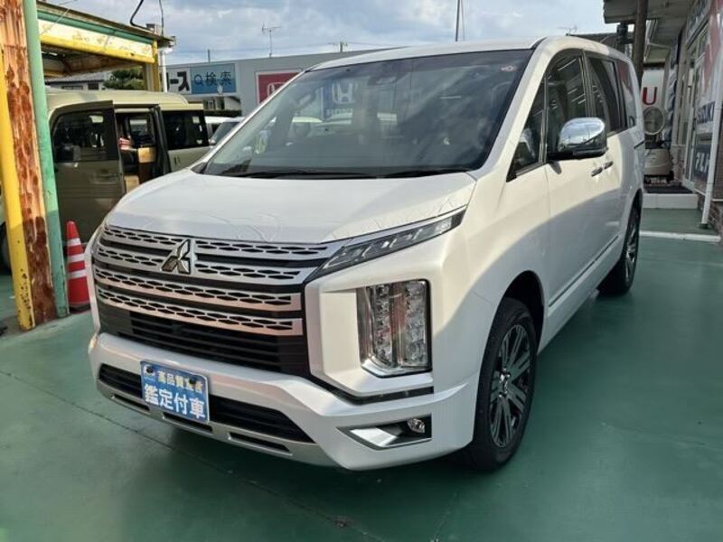 MITSUBISHI DELICA D5