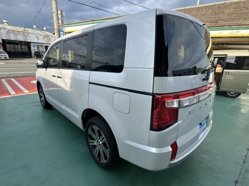 DELICA D5