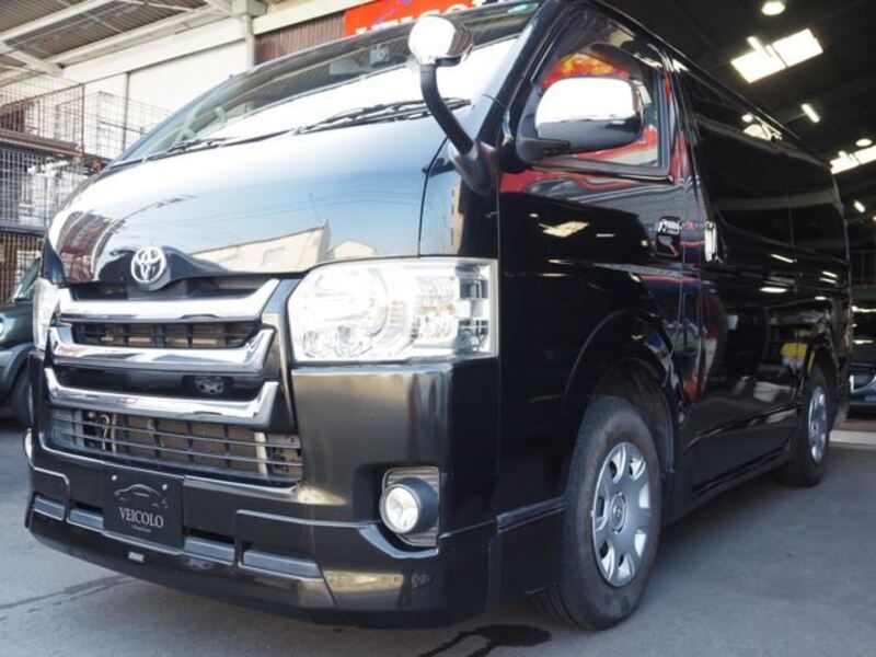 TOYOTA HIACE VAN