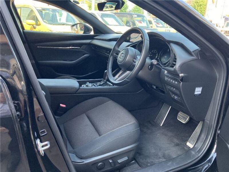 MAZDA3