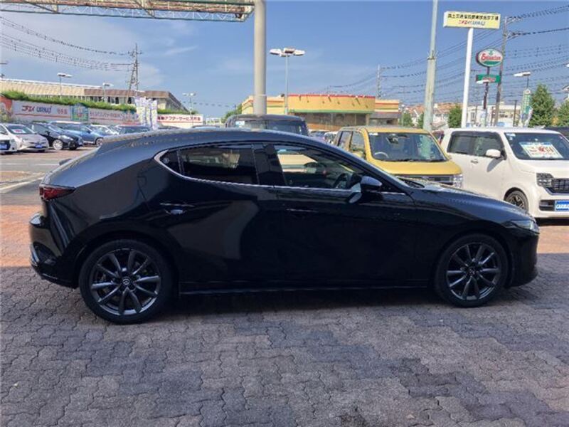 MAZDA3