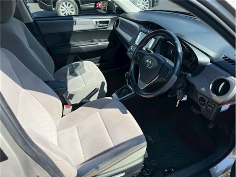COROLLA AXIO