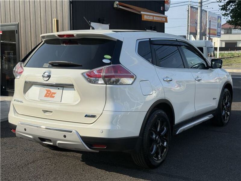 X-TRAIL