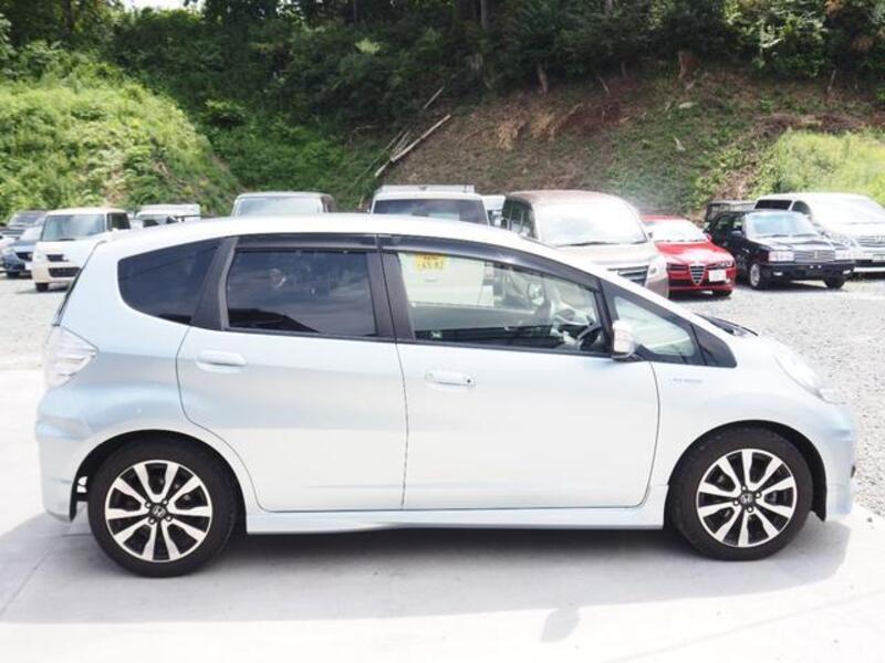 FIT HYBRID