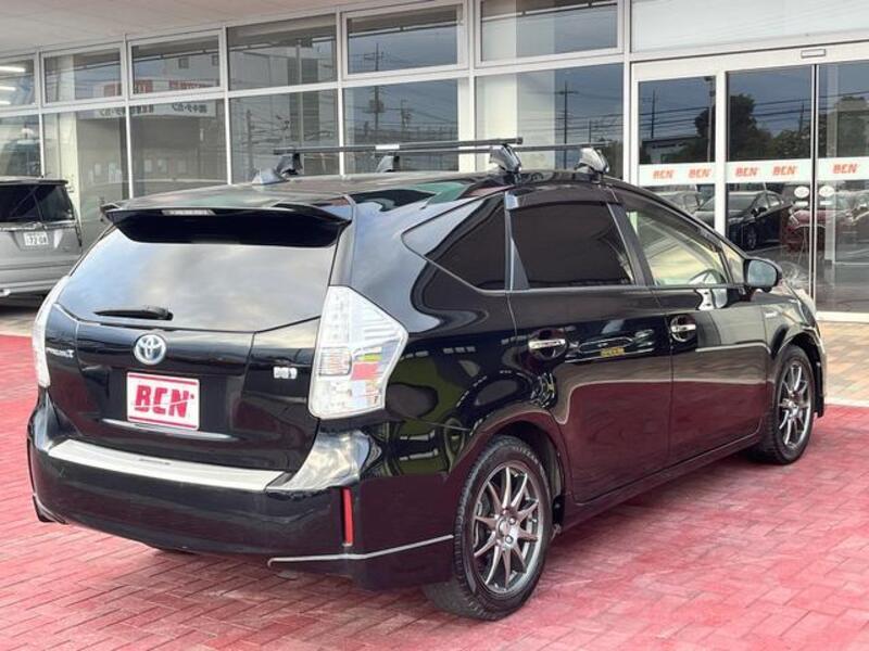 PRIUS ALPHA