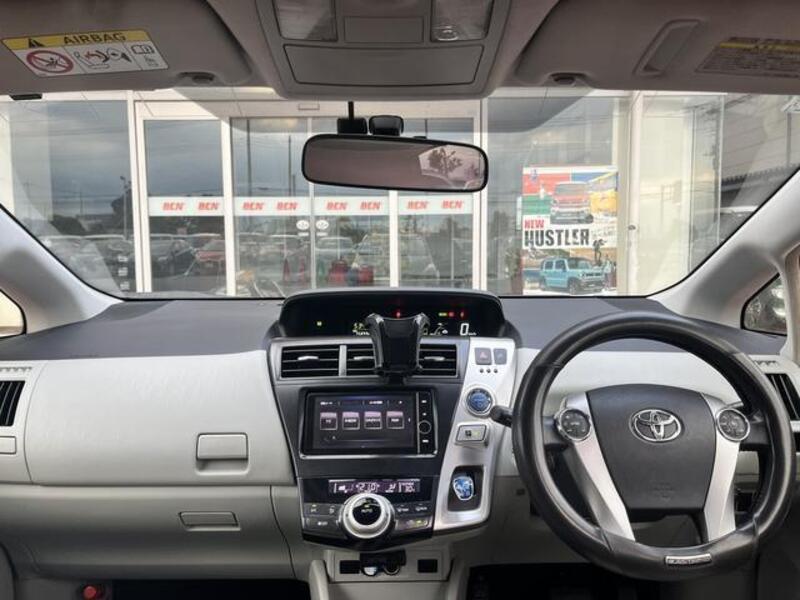 PRIUS ALPHA