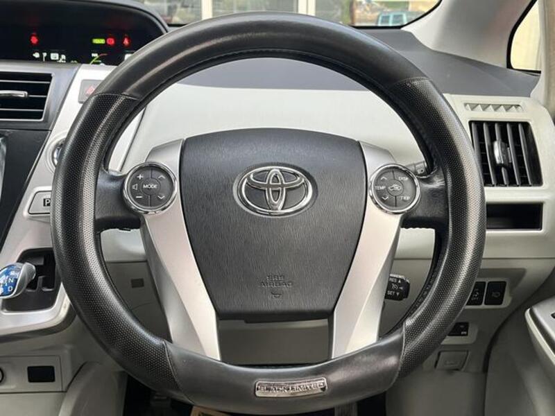 PRIUS ALPHA