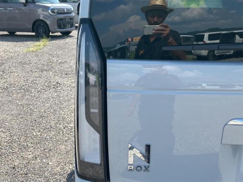 N BOX CUSTOM