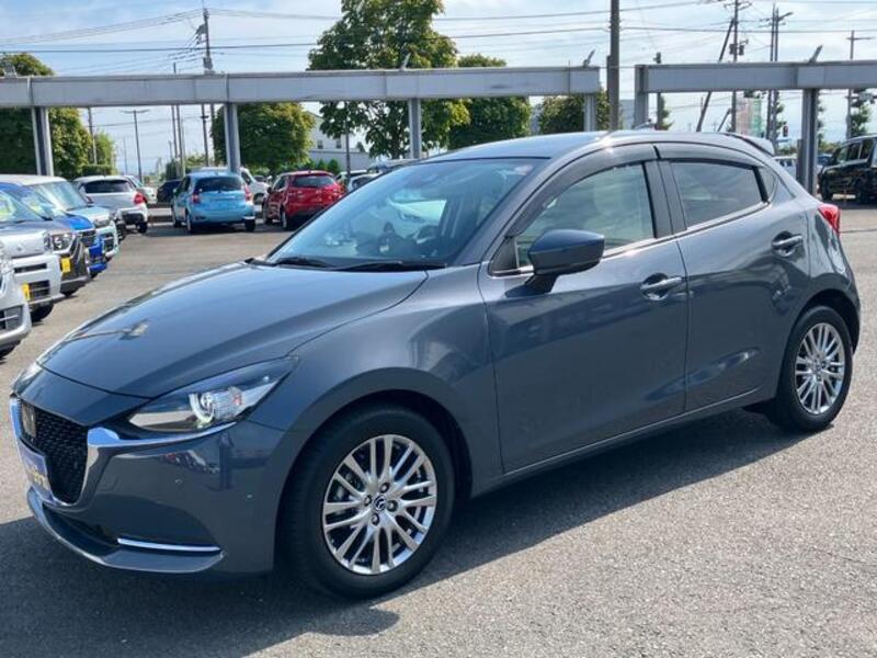 MAZDA2