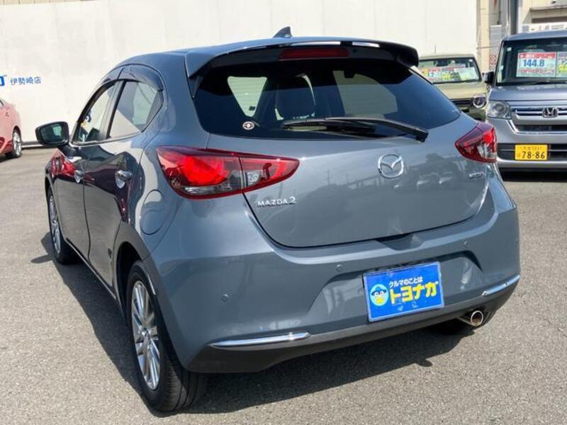 MAZDA2
