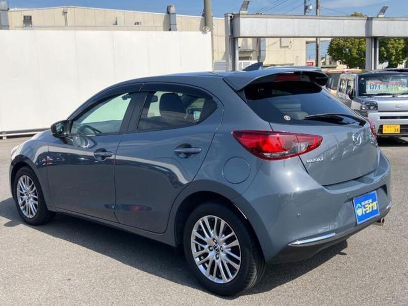 MAZDA2