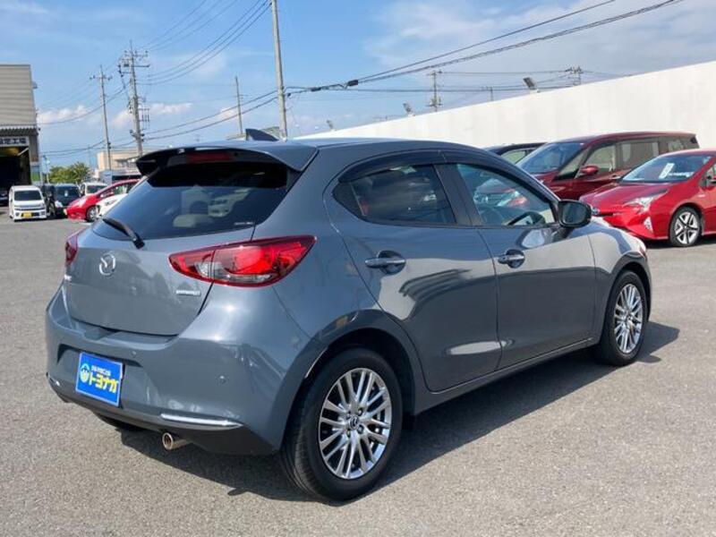 MAZDA2