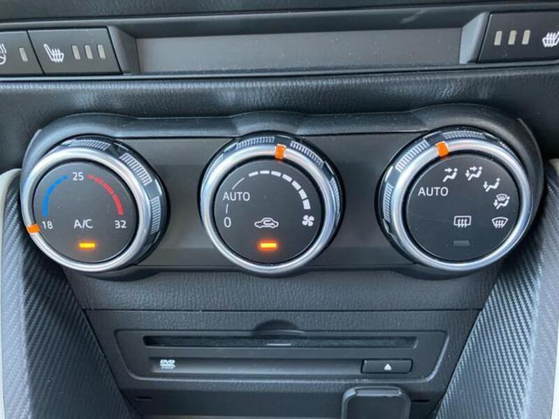 MAZDA2