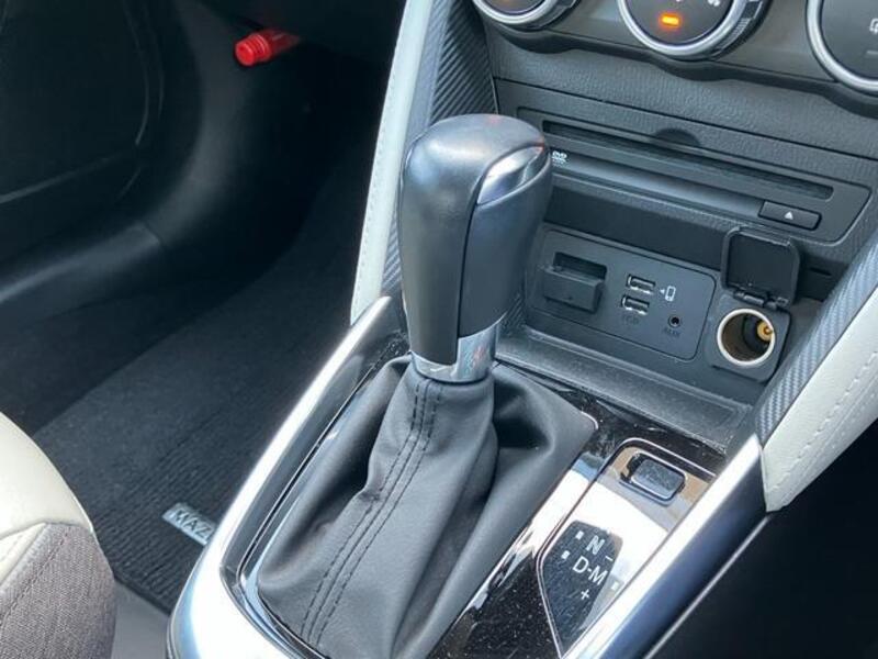 MAZDA2