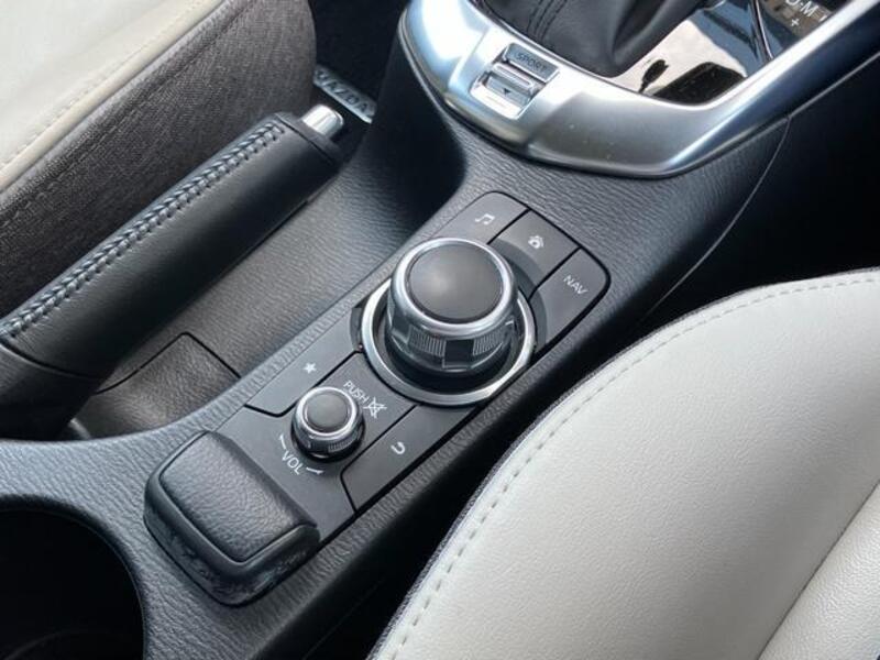 MAZDA2