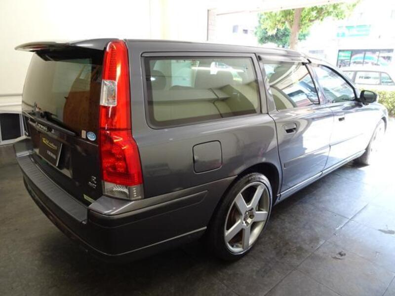 V70