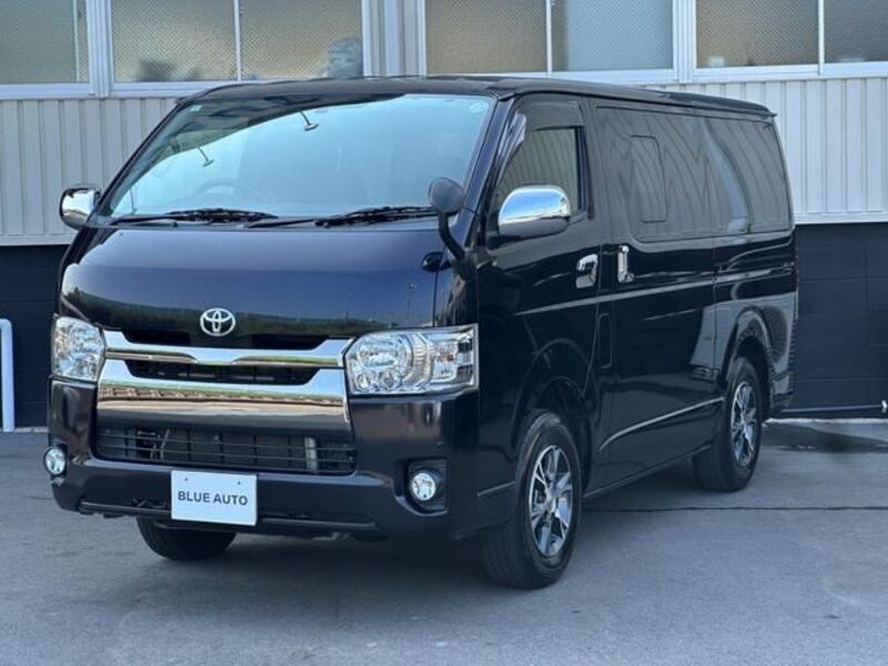 TOYOTA HIACE