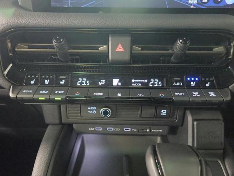 LAND CRUISER 250