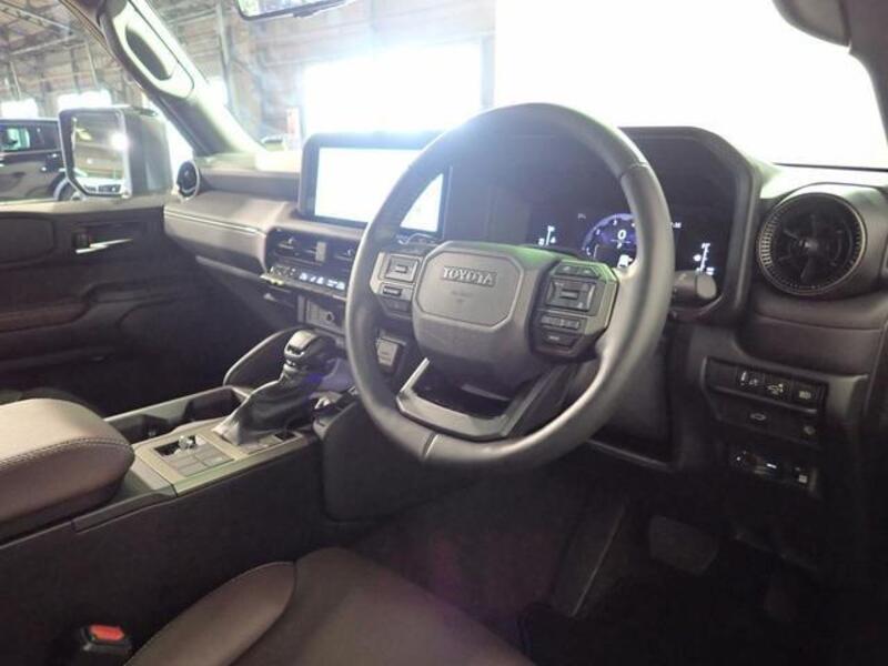 LAND CRUISER 250