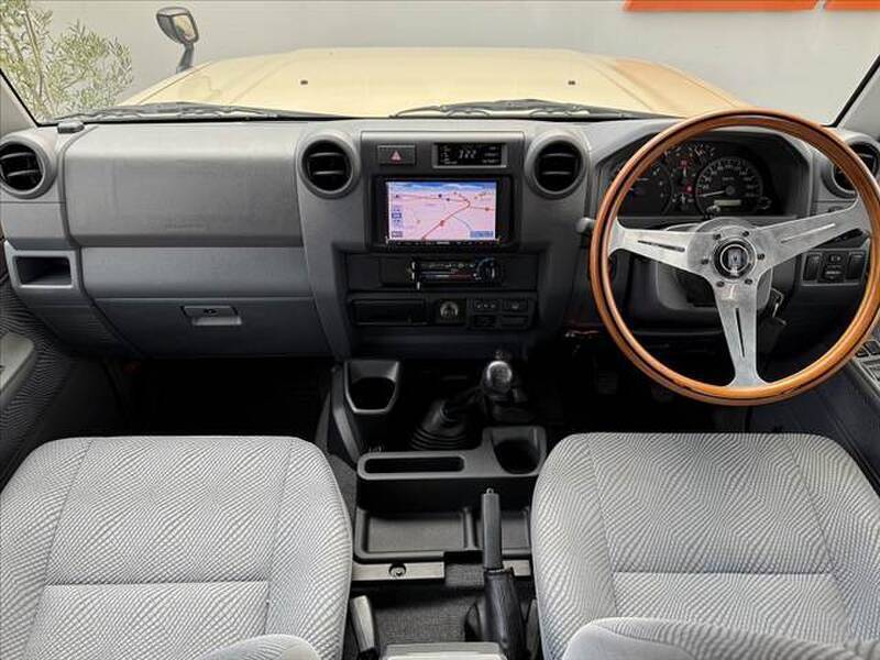 LAND CRUISER