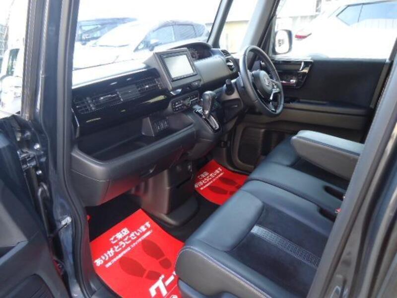 N BOX CUSTOM
