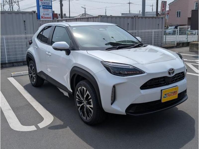 YARIS CROSS