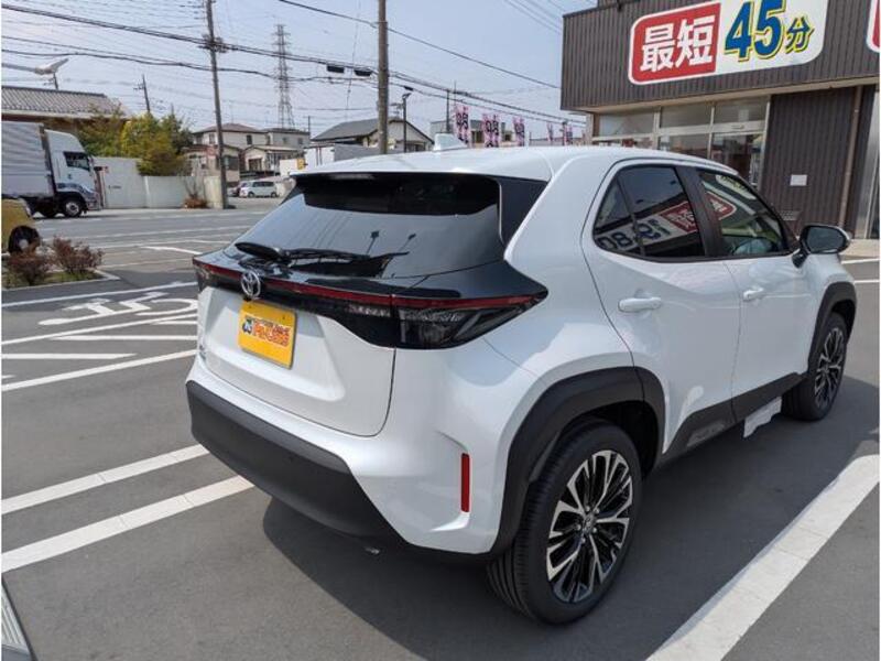 YARIS CROSS