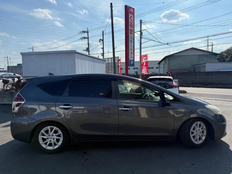 PRIUS ALPHA