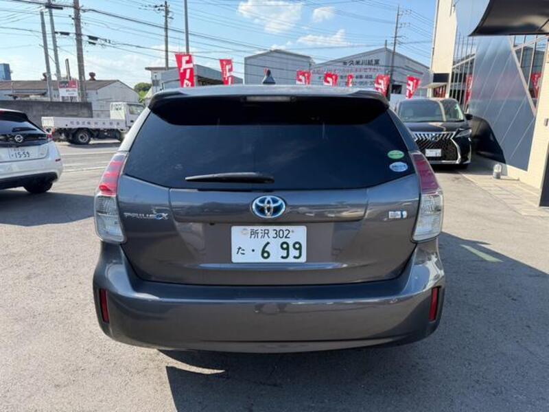PRIUS ALPHA