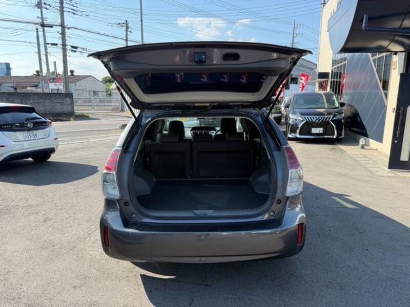 PRIUS ALPHA