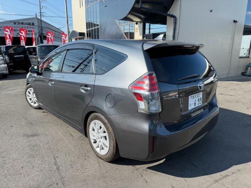PRIUS ALPHA