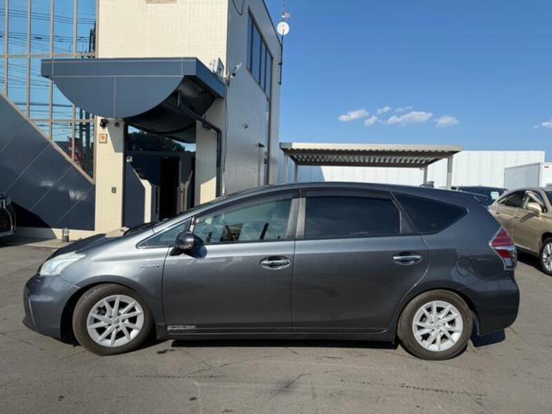 PRIUS ALPHA